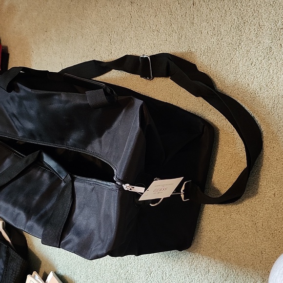 Guess Duffle Bag - Picture 2 of 3